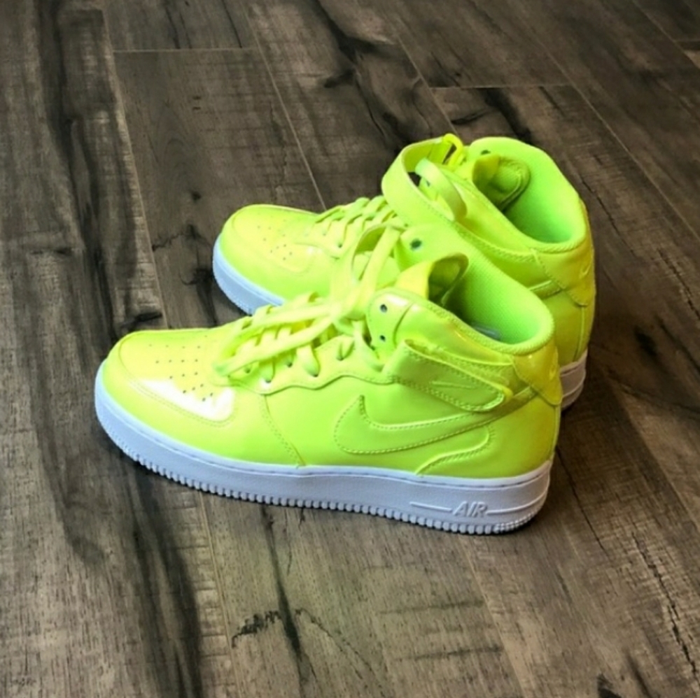 HOT neon Nike AF1 Volt high top
